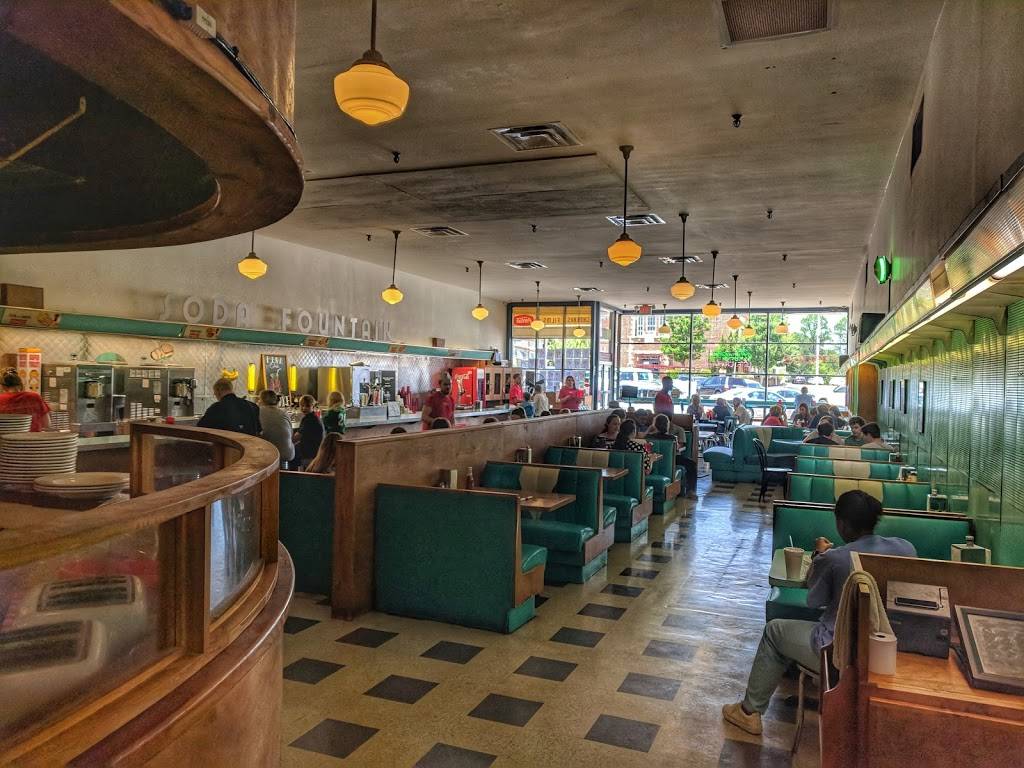 A Milkshake with Movie Credits? Step Into Brentโs for a Sip of JXN Cinema History